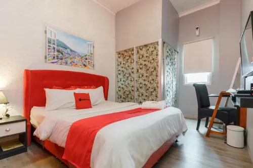 RedDoorz @ Sindangbarang Bogor Hotels in Ciomas