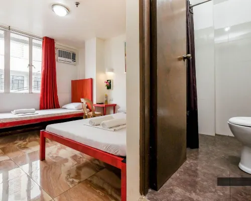 Stay Malate (Wanderers Guest House) Hotel berhampiran Taman Paco