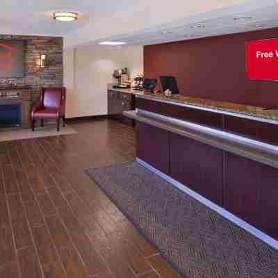 Super 8 by Wyndham Deerfield - Northbrook Others
