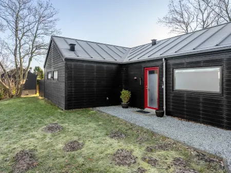 "Timmi" - 100m from the Sea Отели в г. Hals