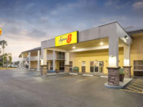 Super 8 by Wyndham Ellenton Bradenton Area Hotels in Manatee County