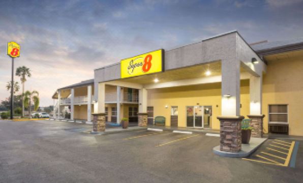 Super 8 by Wyndham Ellenton Bradenton Area