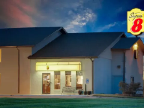 Super 8 by Wyndham Marshall Hotels in Saline County