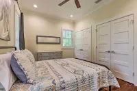 2 Mi to Dauphin St! Charming Home in Mobile - Bãi biển