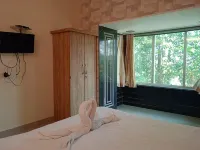 Raval House Hotel di Wai