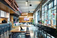 Moxy Ludwigshafen - bar