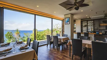 Kaya Resort Kourijima Отели рядом с достопримечательностью «Tiinuhama Beach»