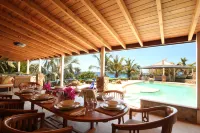 The Carib House 5 Bedrooms and Pool Close to Beach