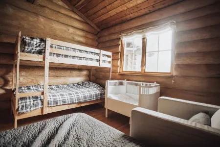 Fjordhygge, Cozy Log Retreat Near Sea & Forest - Sauna & Outdoor Living