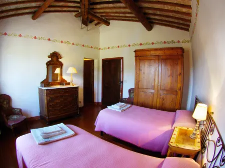 Fattoria Santa Vittoria Apartment Pagliericcio