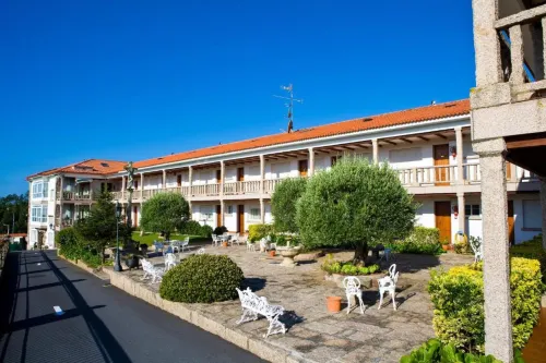 Aparthotel Cabicastro Tres Estrellas Superior - Haustierfreundliche