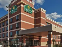 La Quinta Inn & Suites by Wyndham Edmond Hotels in Edmond