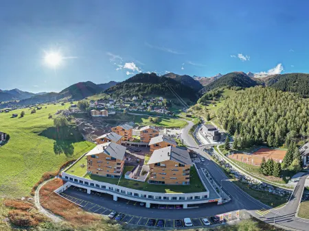 Catrina 2-Zimmer Standard Apartment Отели в г. Дисентис