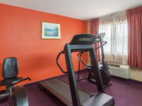 Red Carpet Inn Elkton Hotels in Elkton