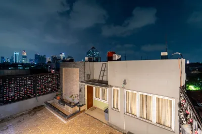 Tebet Utara Suites Các khách sạn ở Cawang