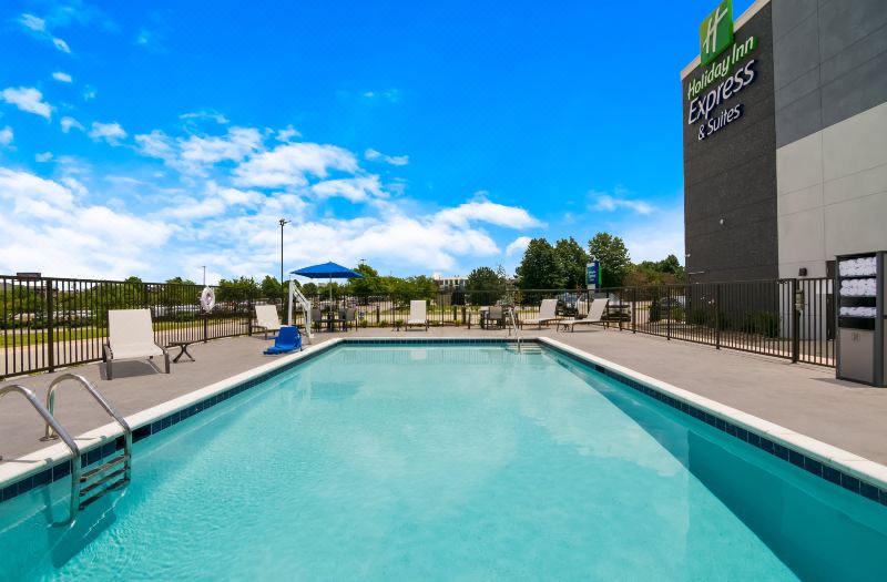 Holiday Inn Express & Suites Springdale - Fayetteville Area by IHG photo 2