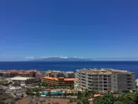 2 Bd Apartment with Stunning View Hotels in Acantilado de los Gigantes