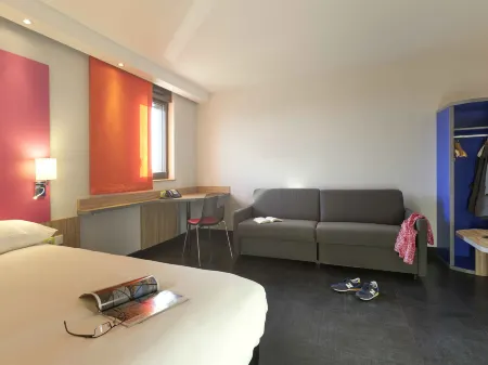 Ibis Styles Romans Valence Gare TGV Отели в г. Пейрю