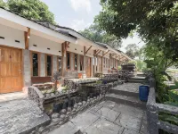 Urbanview Hotel d'Pineapple Villa Ciater by RedDoorz Hotels in Ciater