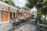 Urbanview Hotel d'Pineapple Villa Ciater by RedDoorz Hotels in Ciater