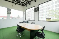 RedLiving Syariah Apartemen MKostel - Tower A1 Kencana Loka Hotel di Kecamatan Curug