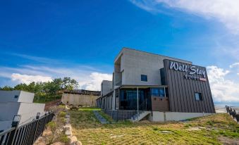 Yeosu Wellstay Pool Villa