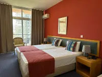 The Caravel Hotel Các khách sạn ở Ayios Tykhonas