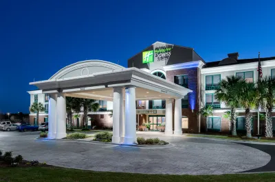 Holiday Inn Express & Suites Florence I-95 & I-20 Civic Ctr Hotels in Florence