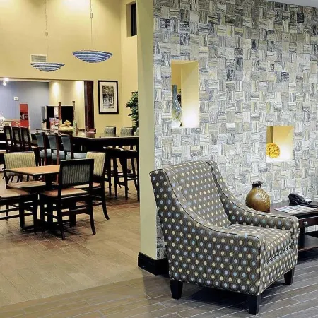 Hampton Inn & Suites Flowery Branch Lake Lanier