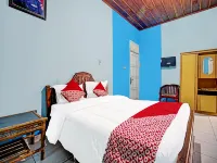 OYO 3205 Penginapan Mikial Ismi Kayuagung Syariah Hotels in 