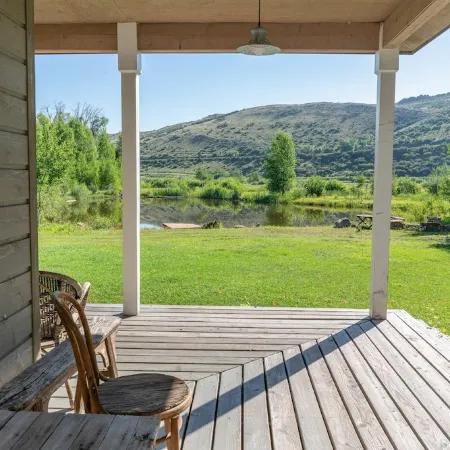 Tranquil Wyoming Cabin Near Uintas - 105 Acres! Отели в г. Уинта