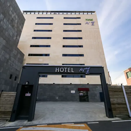 Yeongcheon CL Hotel