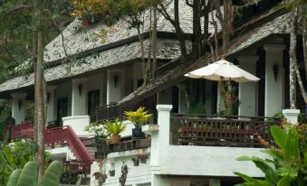 J Valley Resort