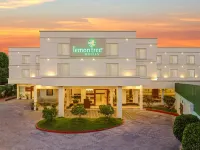 Lemon Tree Hotel, Port Blair Near to Airport アバディーンクロックタワー周辺のホテル