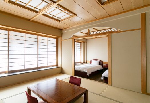 유후인 바이엔 정원 전망 이미지