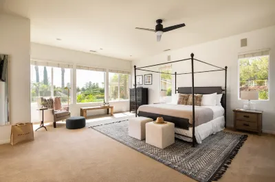 Villa Verdot by AvantStay Spectacular 6 Br Estate w Pool, Hot Tub, Tennis& B-Ball Courts