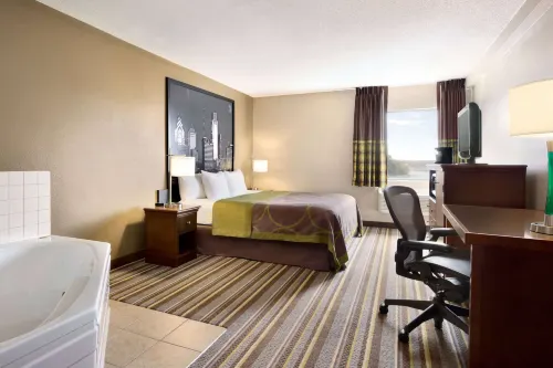 Super 8 by Wyndham Chambersburg I-81 - parking
