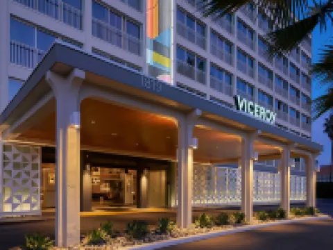 聖莫妮卡總督飯店 Mt. Olive Lutheran Church附近的飯店