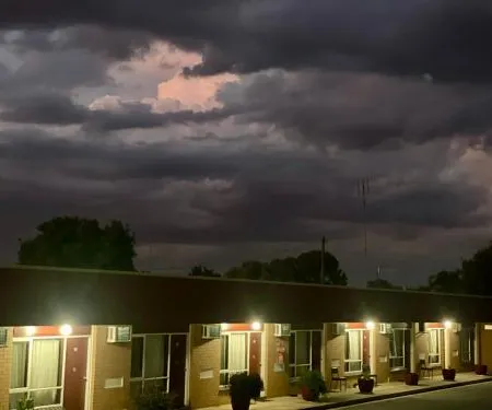 Century Motor Inn, Finley