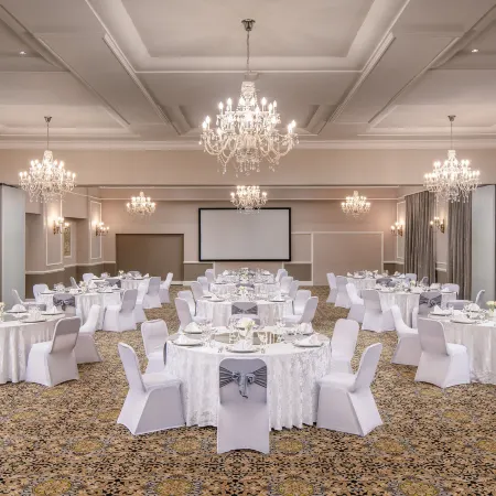 Holiday Inn JOHANNESBURG SUNNYSIDE PARK by IHG Отели рядом с достопримечательностью «Браамфонтейн»