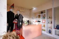 RedDoorz Plus @ Jalan FL Lumban Tobing Sibolga فنادق في Central Tapanuli Regency