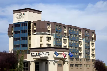 Four Points by Sheraton Edmonton South Отели рядом с достопримечательностью «Art Gallery of Alberta»