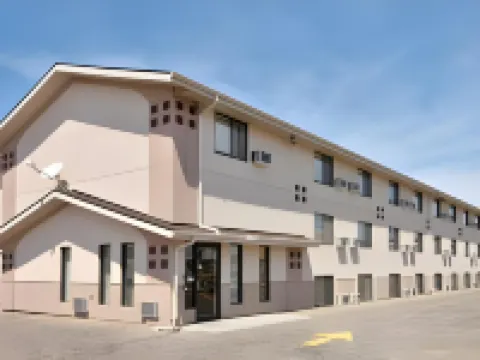 Super 8 by Wyndham Bismarck Hotels in Bismarck
