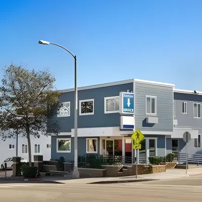 SureStay Hotel by Best Western Santa Monica Отели рядом с достопримечательностью «Центр Гетти»