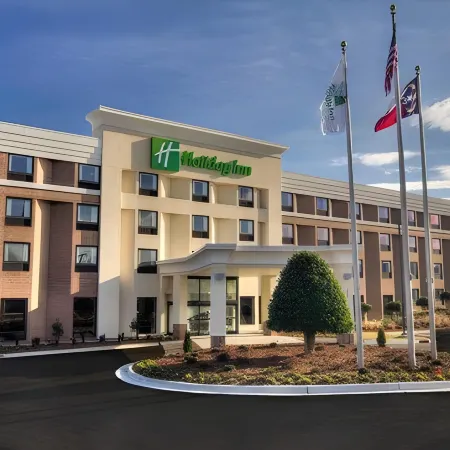 Holiday Inn GREENSBORO COLISEUM by IHG Отели рядом с достопримечательностью «Торговый центр Four Seasons»