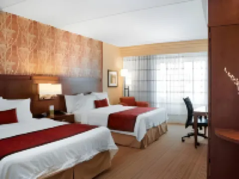 คอร์ทยาร์ดบายแมริออท สนามบินนิวพอร์ตนิวส์ โรงแรมในนิวพอร์ตนิวส์