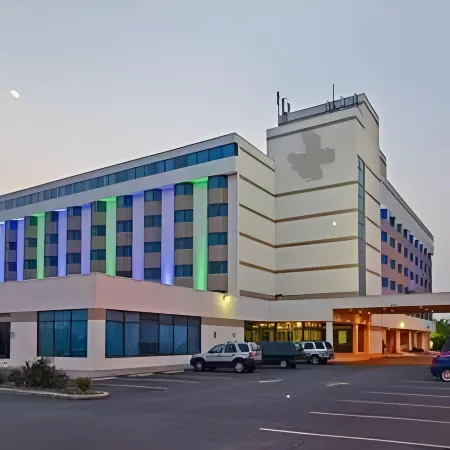 Travelodge by Wyndham Avenel Woodbridge