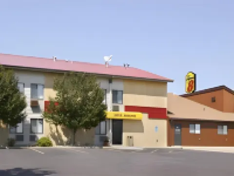 盧韋恩I-90温德姆速8酒店 羅克縣酒店