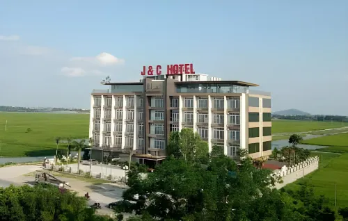 J&C Hotel Hotels in Tu Son