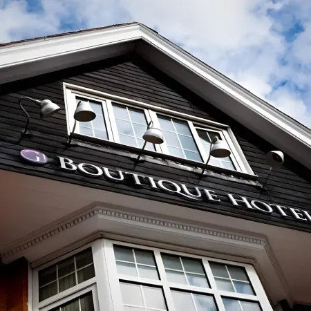 G Boutique Hotel Отели рядом с достопримечательностью «Пристань для яхт Хаслар»
